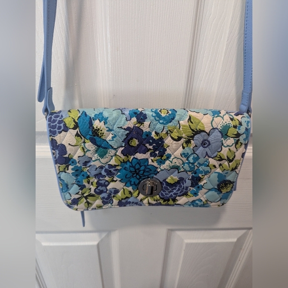 NWOT Vera Bradley Turn lock Crossbody - Picture 3 of 16